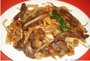 Fried Rice Noodles with Beef &Spring Onion